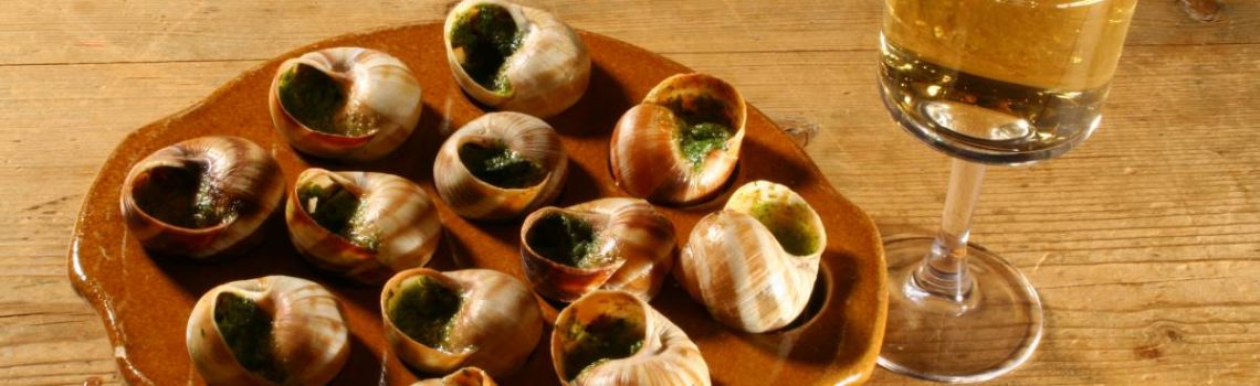 ESCARGOTS 1140X350 | Hôtel Restaurant Klein Comment les escargots sont-ils devenus une spécialité culinaire en Alsace ? Rixheim