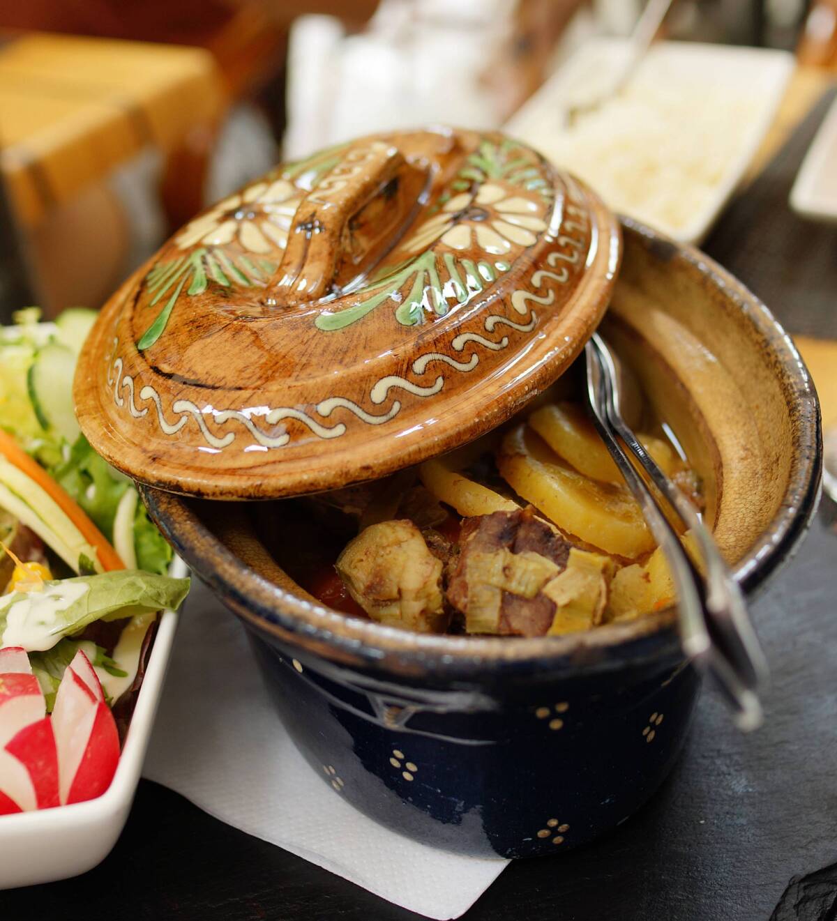 BAECKAOFFA | Hôtel Restaurant Klein Quels sont les plats végétariens populaires en Alsace ? Illzach